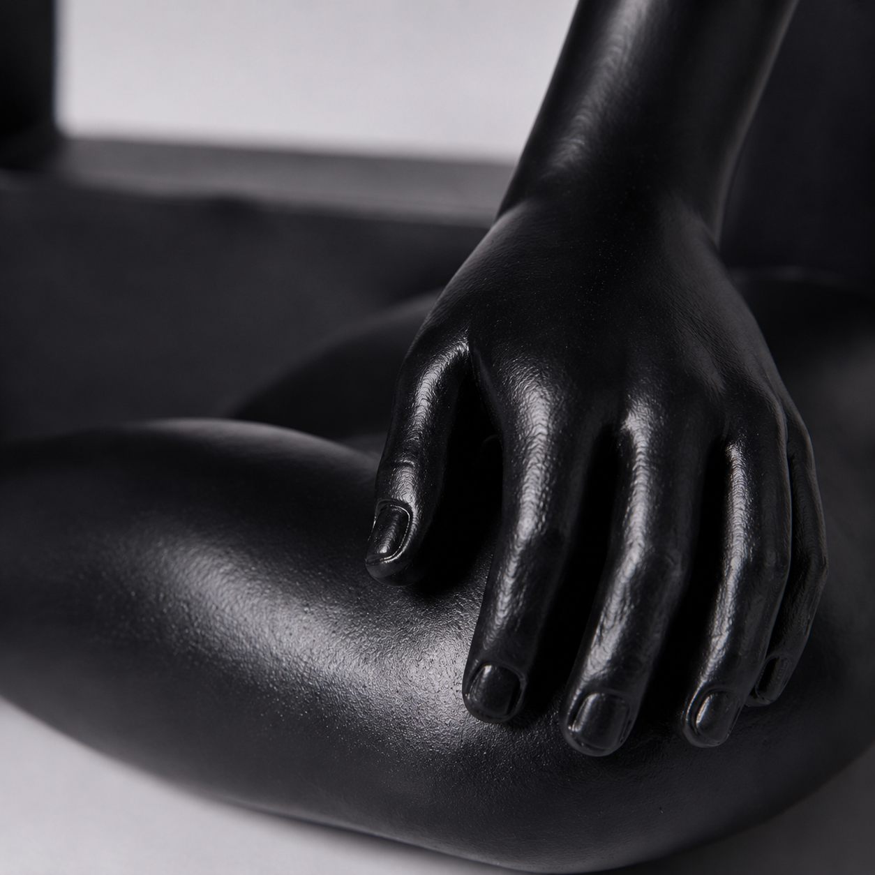 Azure Reflection Sculpture Black