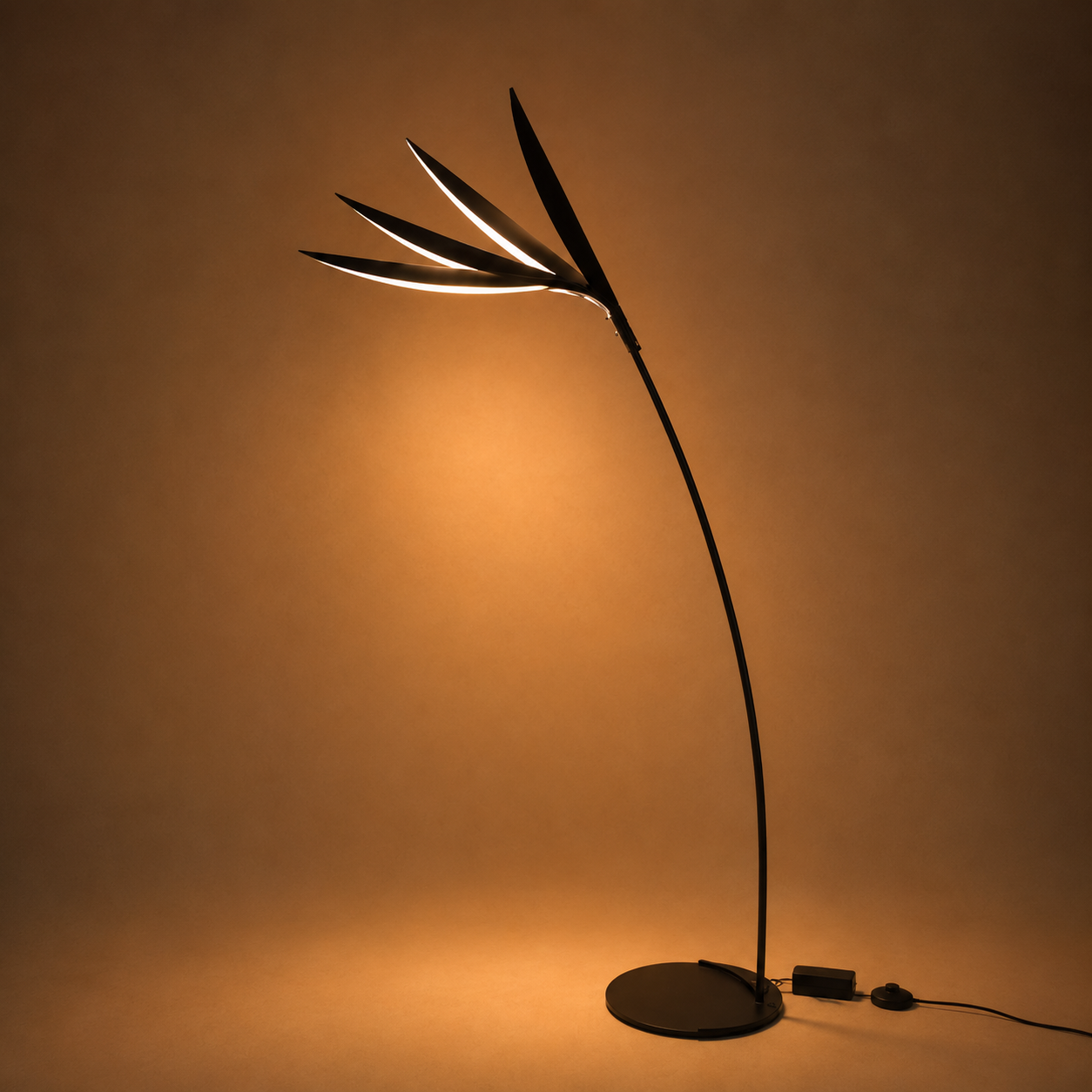 Palm Arc Floor Lamp